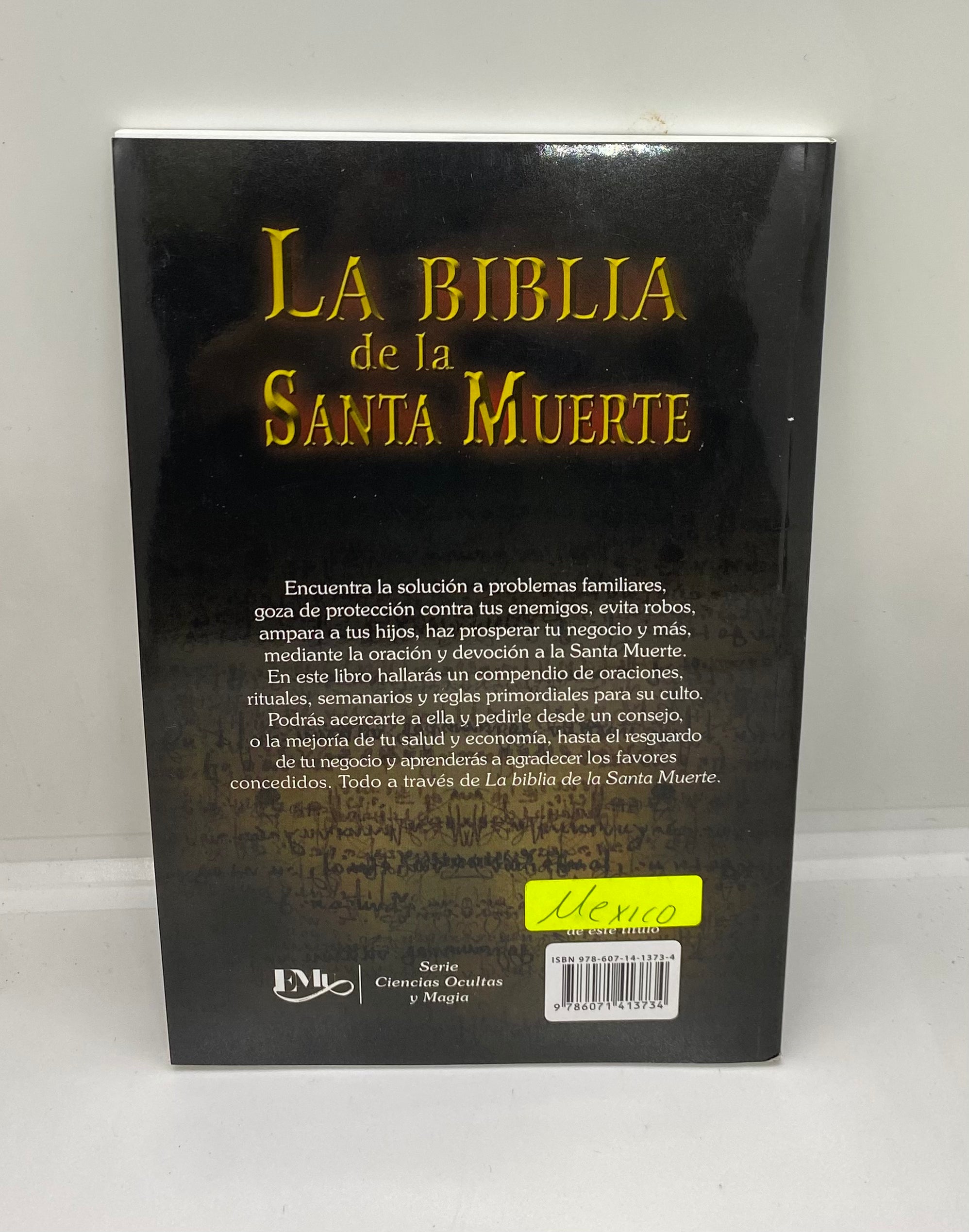La Biblia de la Santa Muerte – Devotional & Cultural Religious Book (Paperback)